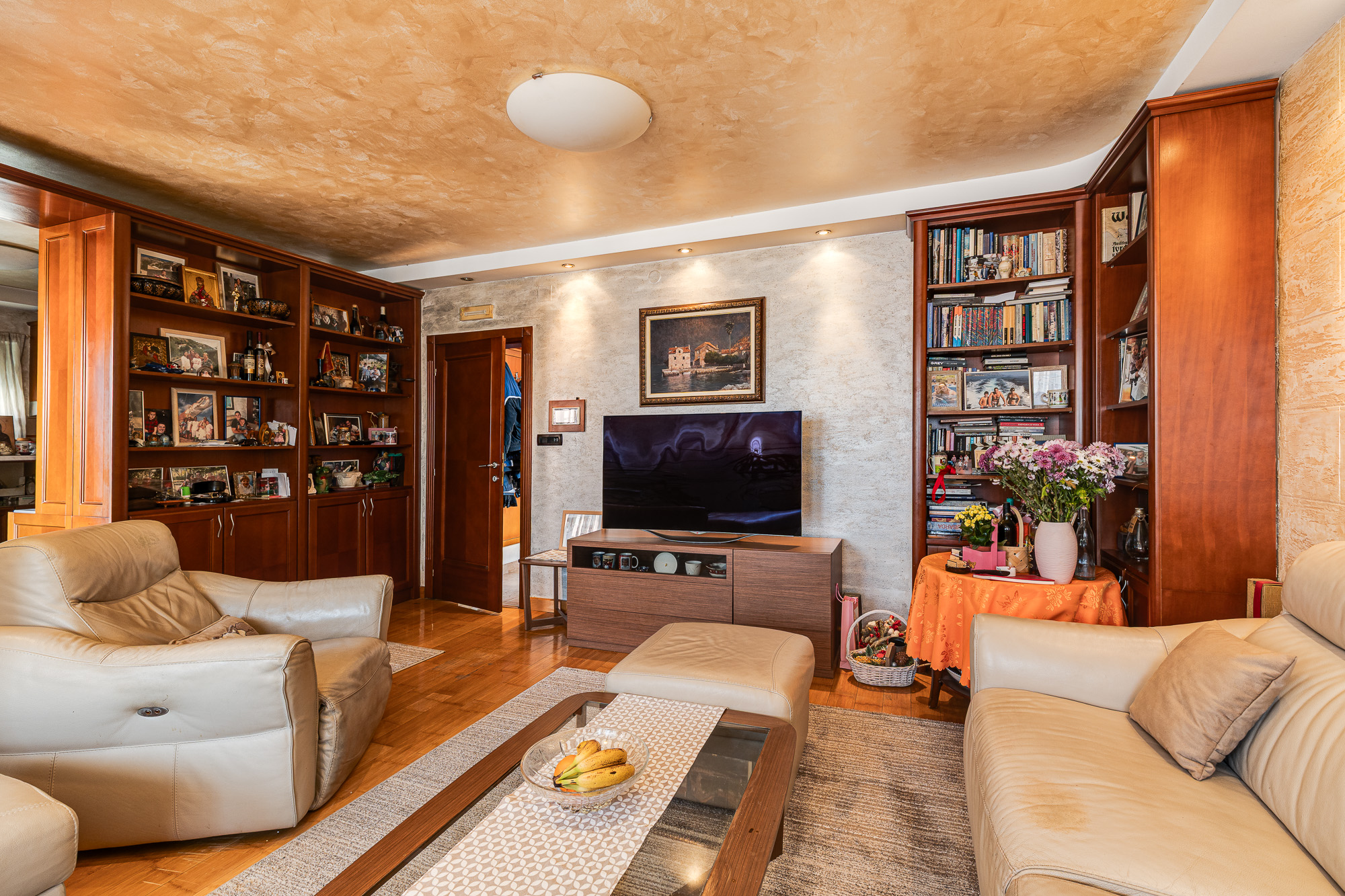 Image of House - 6 Bedrooms - 6 Bathrooms for Sale in Budva-Budva-Montenegro, Image 3